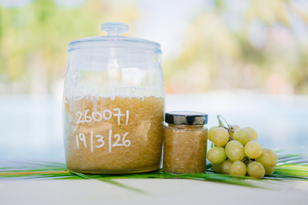 Green Grapes - Image 1